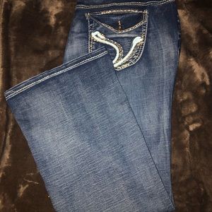 Cute Plus Size Women’s Jeans!